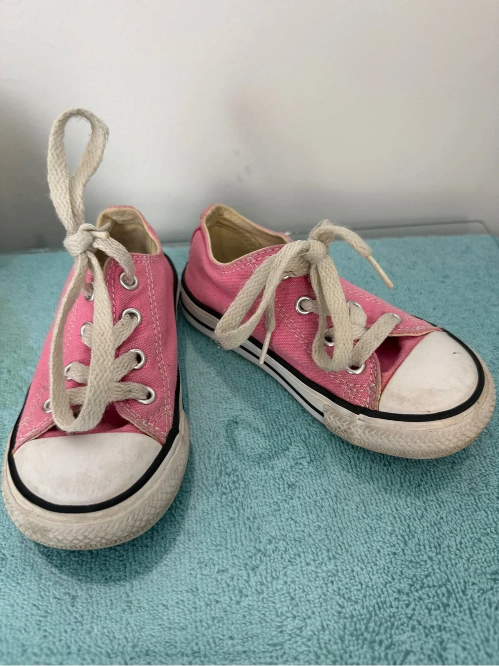 Converse Kids Pink Canvas Low-Top Sneakers with White Trim